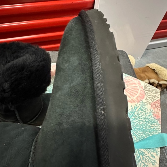 UGG Women’s Classic Black Tall Boots Size 8 - Picture 4 of 7